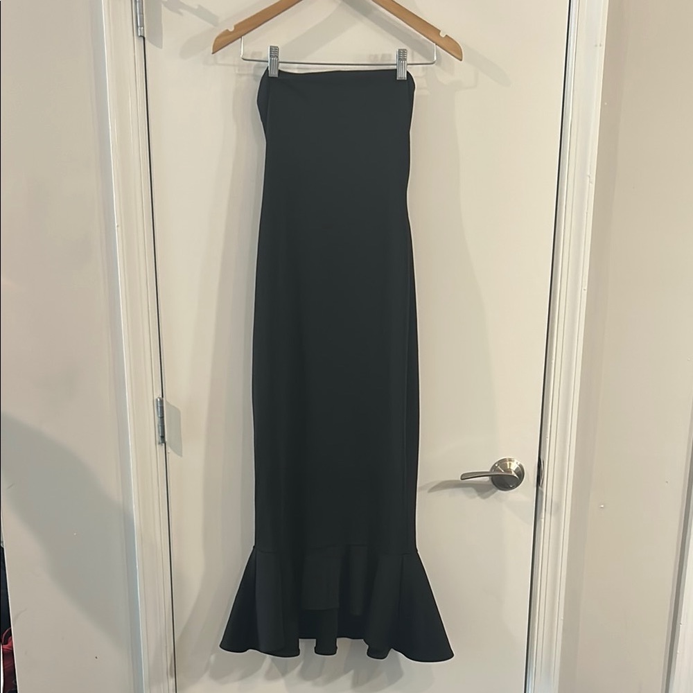 Superdown Black Ruffled Trumpet Maxi Skirt